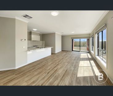 100 Crown Street, Sebastopol, Vic 3356 - Photo 6