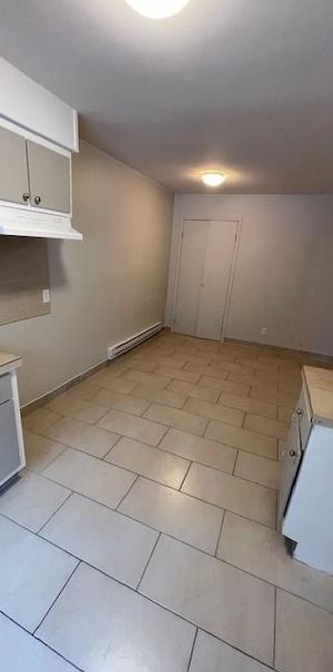 2 1/2 a louer propre et tranquille - Photo 1