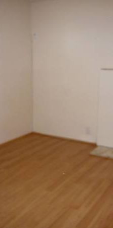 3 bedrooms basement suite - Photo 1