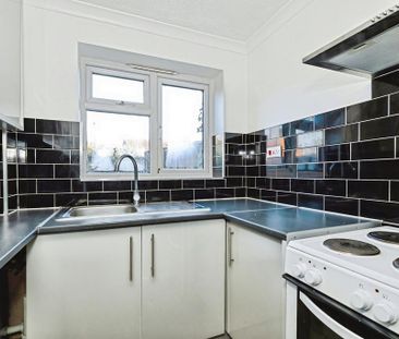 1 bedroom property to rent - Photo 3