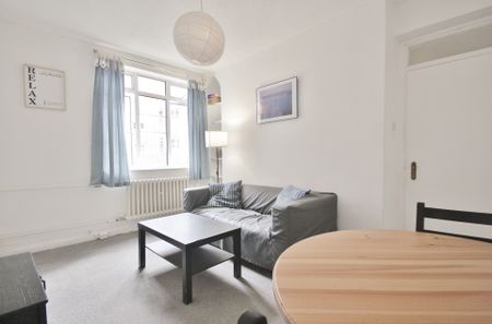 Latymer Court, Hammersmith Road, Hammersmith, London, W6 - Photo 3