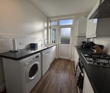 2 bedroom flat to rent - Photo 6