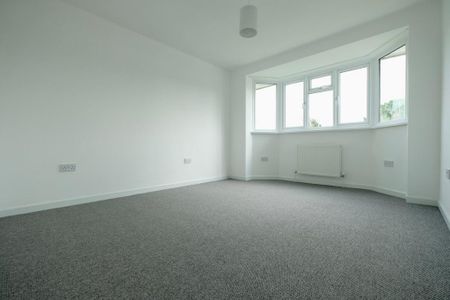 3 bedroom detached house to rent - Photo 3