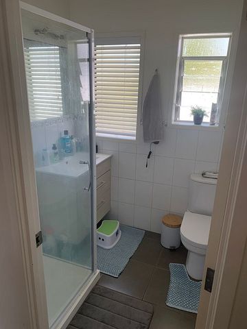 Charming 2BR Unit with Garden in Totara Vale - Photo 5