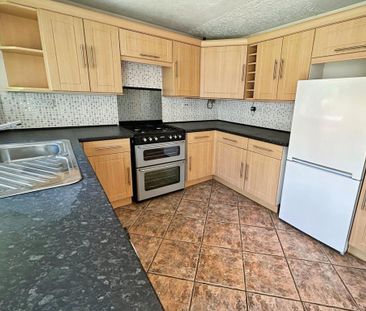 2 bedroom semi-detached house to rent - Photo 4