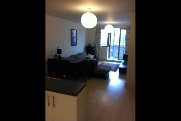 2 Bed Flat, Leamore Court, E2 - Photo 1