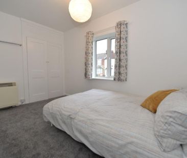 4 bedroom end of terrace house to rent - Photo 4