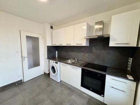 APPARTEMENT T4 A LOUER A LE COTEAU - - Photo 5