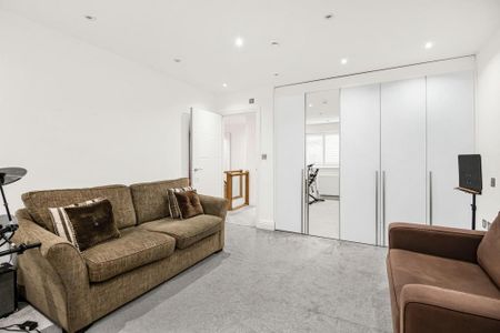 7 bedroom detached house to rent - Photo 3