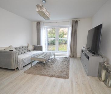 2 bedroom ground floor flat to rent - Photo 2