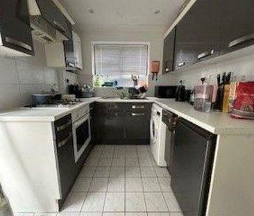 4 bedroom house share to rent - Photo 3