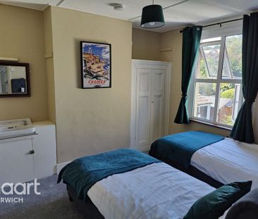 5 bedroom detached house to rent - Photo 3