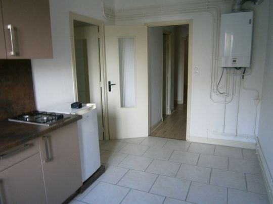 Dans belle maison, joli T1 entièrement rénové - Photo 1