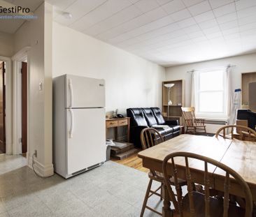 245 Fraser - Photo 2