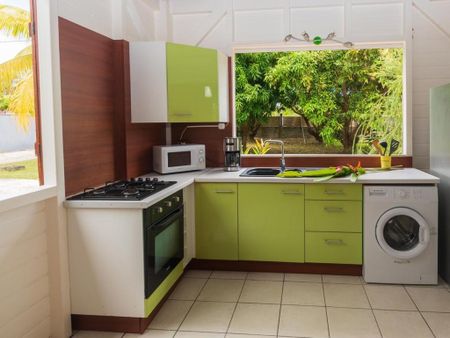 Location Maison 2 pièces 55m² STE ROSE 97115 - Photo 3