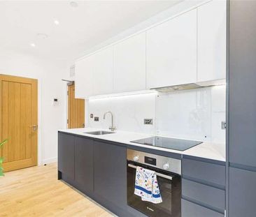 Station Road, Redhill, Surrey, RH1 - Photo 2