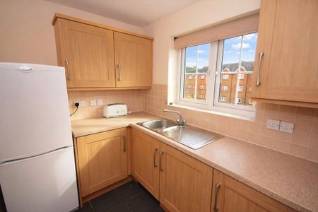 2 bedroom apartment to rent - Photo 4