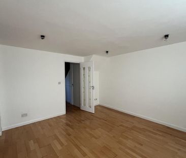 3 bedroom end of terrace house to rent - Photo 3