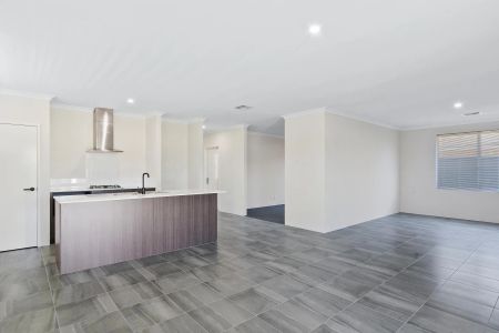 17 Kelston Approach, Lakelands. - Photo 3