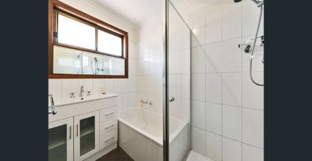 Spacious Villa in the Heart of Fairfield - Photo 5