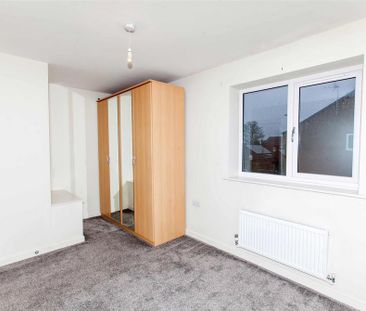 2 bedroom semi-detached house to rent - Photo 5