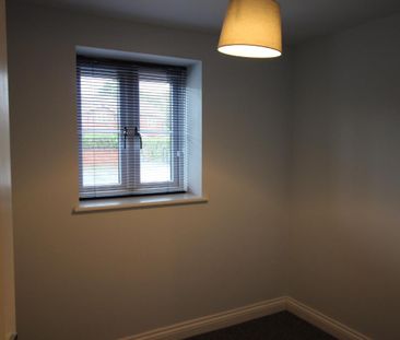 2, Freda England Close, Heacham - Photo 1