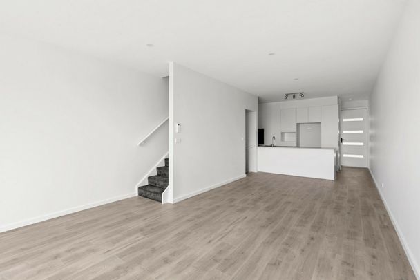 Live The Elio Lifestyle - Photo 1