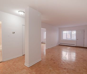 2400 Van Horne - Photo 2