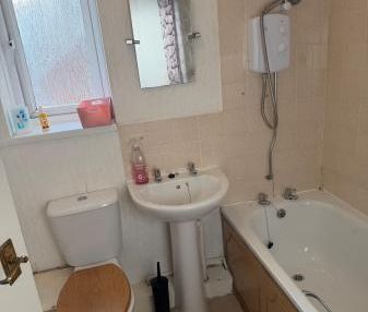 Keston Crescent, Greater Manchester, Stockport, SK5 - Photo 5