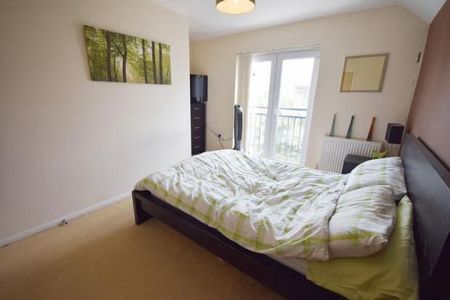 4 bedroom terraced house to rent - Photo 3