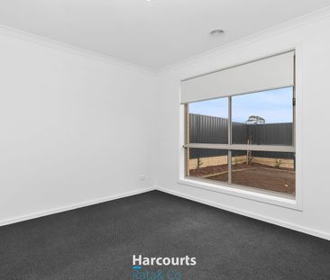 Luxury Living in a Peaceful Family Estate - Photo 6