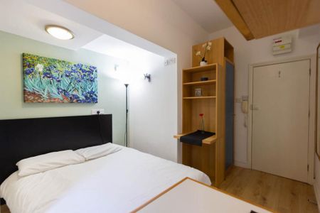 Flat 38 West Cromwell Road, Earls Court SW5 9QL - Photo 3