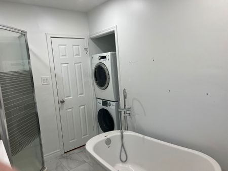 For Lease - 51 Steel Street Unit# Main & Second Floor, Barrie, Ontario - Photo 4