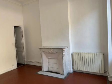 Location Appartement 3 pièces 65m² MARSEILLE 6ème - Photo 2