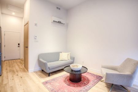 Unit #320 - Photo 2