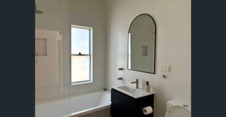 NORTH TAMWORTH- Renovated 3 Bedroom Home - Photo 2