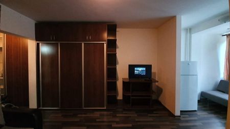 Aparatorii patriei etaj 1 turnu magurele - Fotografie 2