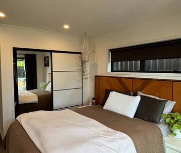 Quiet, private, fully fenced! - Photo 3