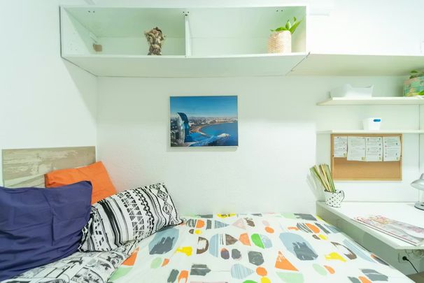 Carrer de Sicília, Barcelona, Catalonia 08013 - Photo 1