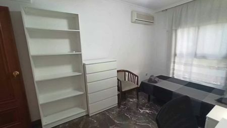 Carrer de Fontanars dels Alforins, Valencia, Valencian Community 46007 - Photo 4