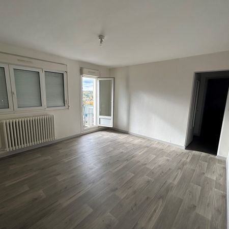 Location - Appartement T4 - 74 m² - Montbéliard - Photo 3