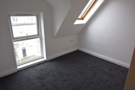 To Let 2 Bed Apartment - Photo 4