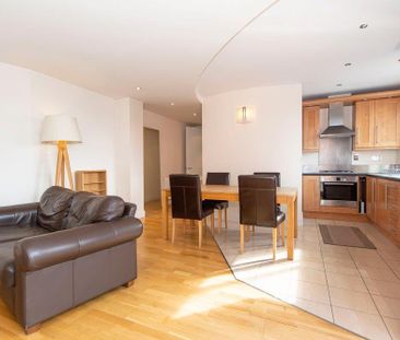 2 bedroom flat to rent - Photo 3