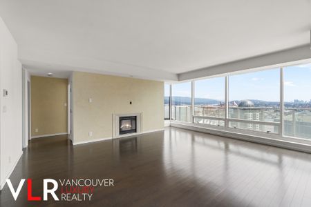 Condo in Downtown Vancouver, BC - Photo 2