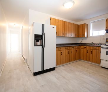 For Lease - 37 Holland Street Unit# 2, Bradford West Gwillimbury, O... - Photo 3