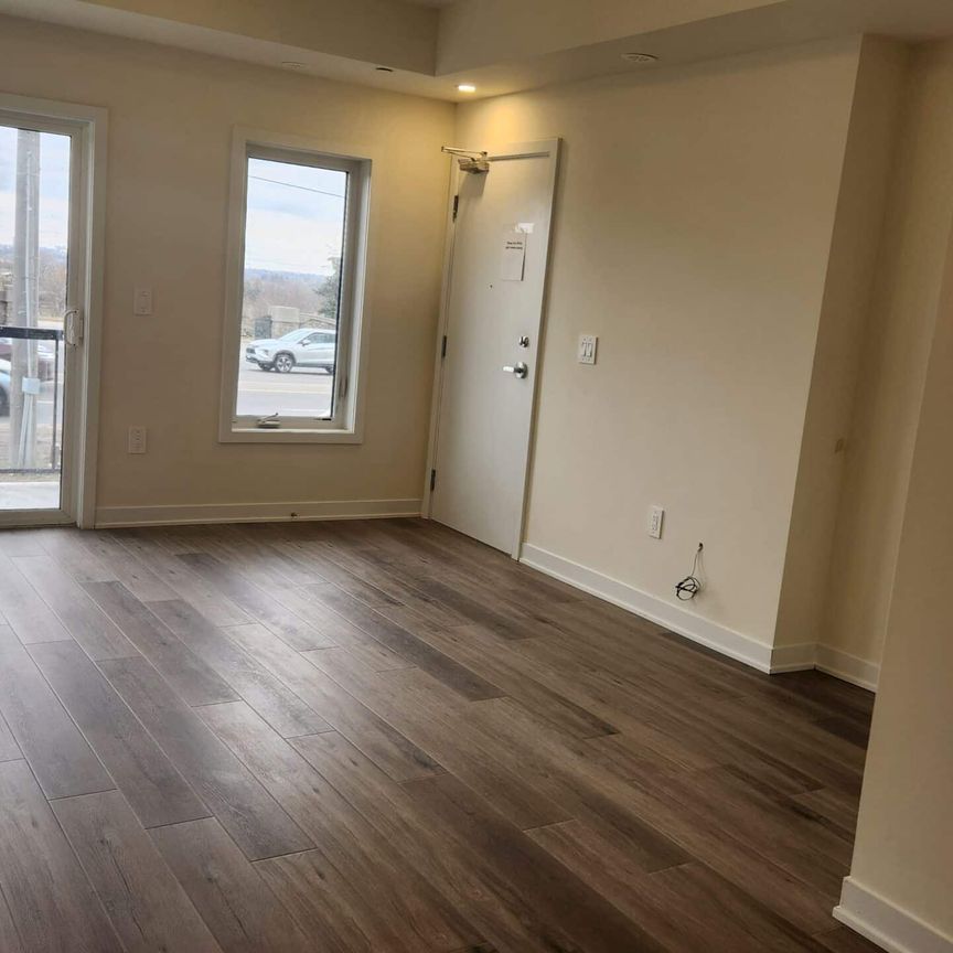 Two bedroom townhouse for rent Pickering - Photo 1