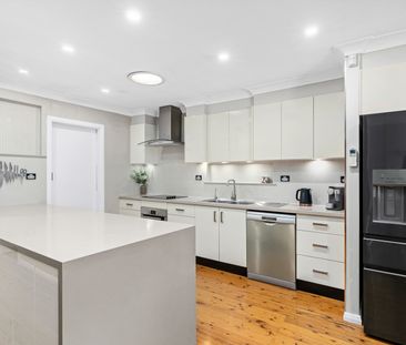 Air-Conditioned Renovated Three-Bedroom Family Home with Electric C... - Photo 6