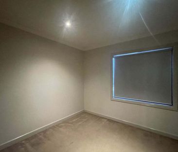 Spacious Ground-Floor Apartment in Prime Central Location - Photo 1