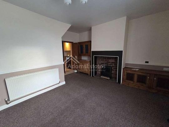 Carlinghow Hill, Batley, WF17 - Photo 1