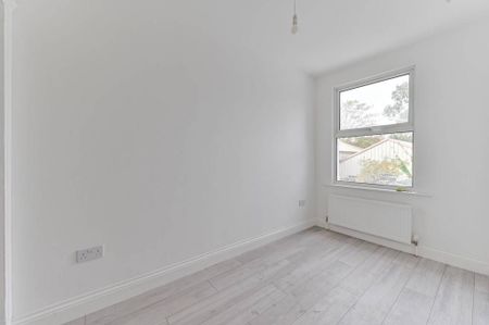 4 bedroom terraced house to rent - Photo 2